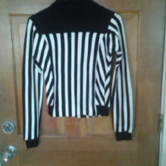 Referee Jacket - Picture 2 of 3