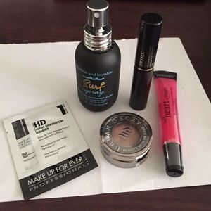 Make up bundle spray and eyeshadow