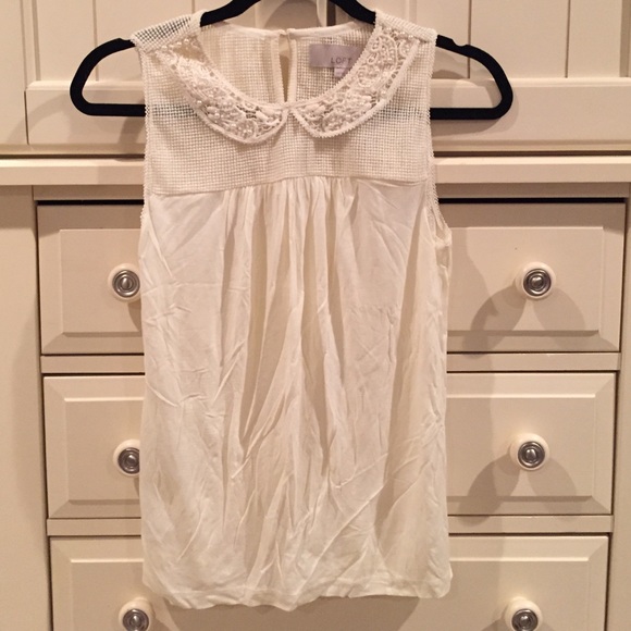 Light weight off white collars shirt