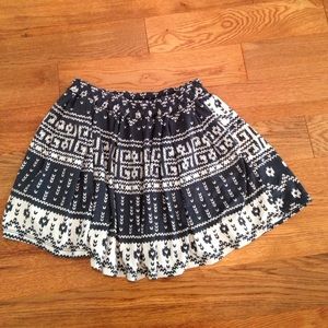 Brandy melville gray and white tribal print skirt
