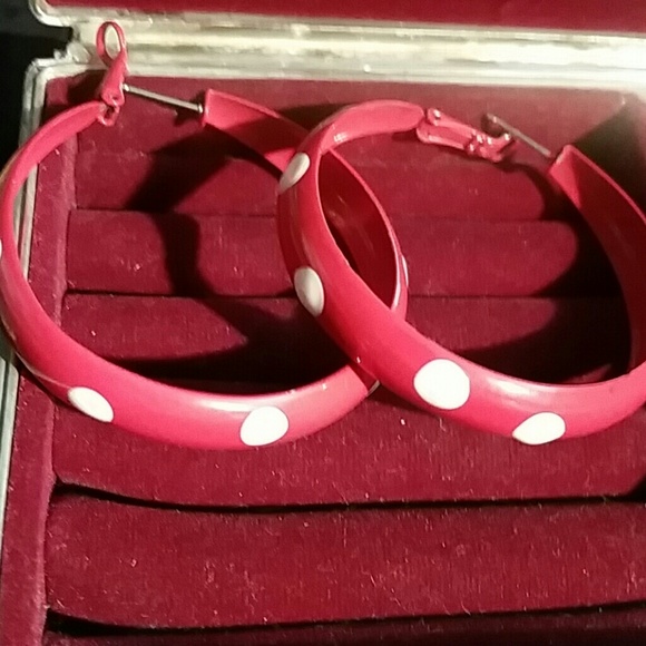 Retro - Picture 1 of 4