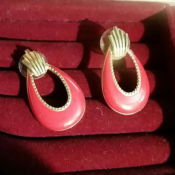 Retro - Picture 2 of 4