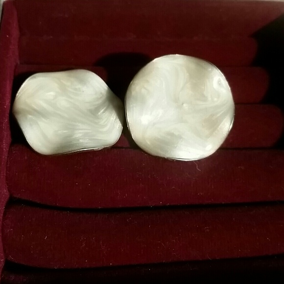 Retro - Picture 3 of 4