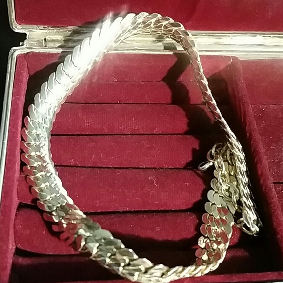 Retro - Picture 4 of 4