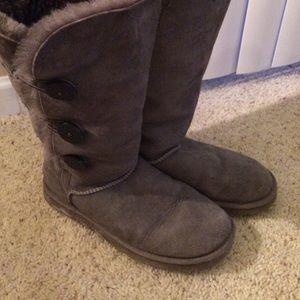 how much are uggs with buttons how much are uggs with buttons