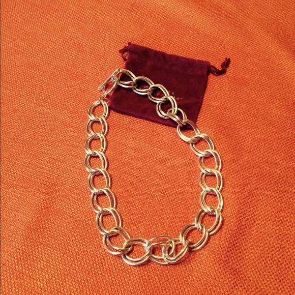 Beaugiful chain necklace, silver look a like