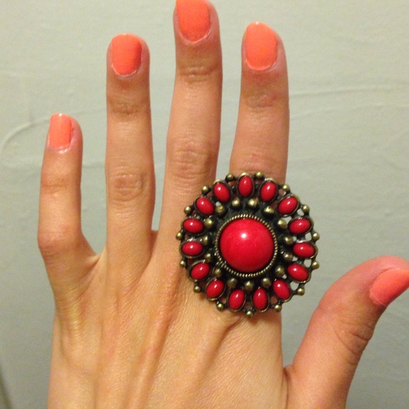 Super cute accent ring!❤️💋