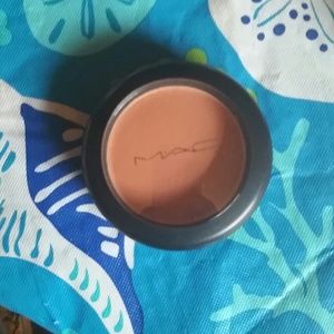 m.a.c. copperone blush used once