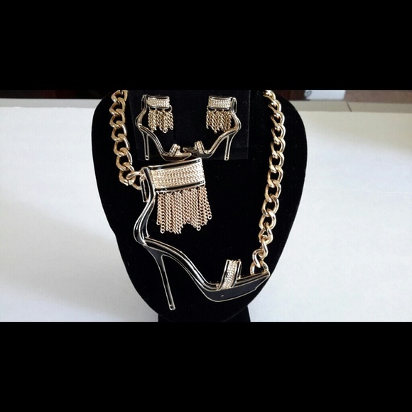 Gold heel shoe necklace with earrings