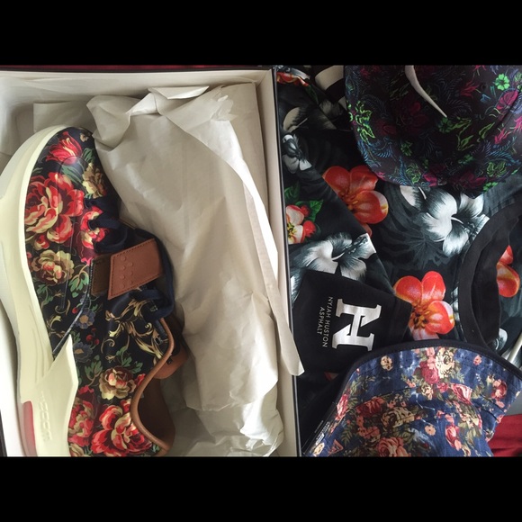 Nike Shoes - Floral kd 7