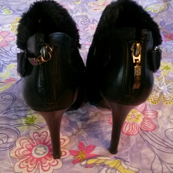 Guess Booties - Picture 2 of 4