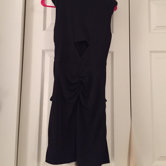 ABS accentuated shoulder little black dress! - Picture 2 of 3
