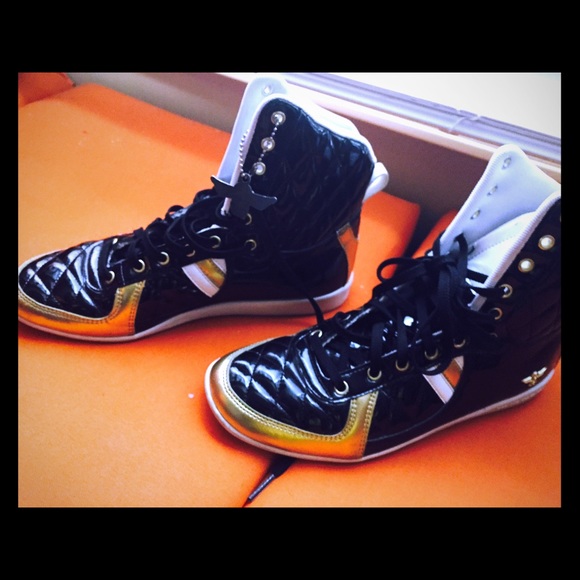 Black&Gold patented leather Creative Recs 9.5