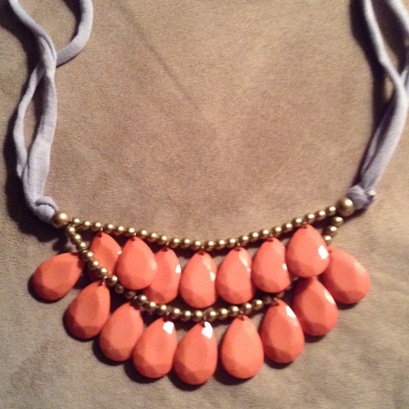 Fun chunky coral colored necklace