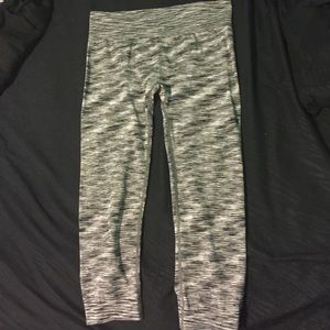 Cropped workout tights