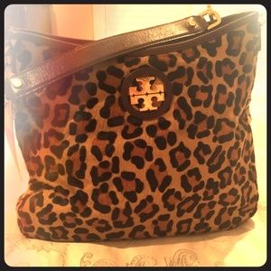 NWT and beautiful! Tory Burch Bag! Retails $350!