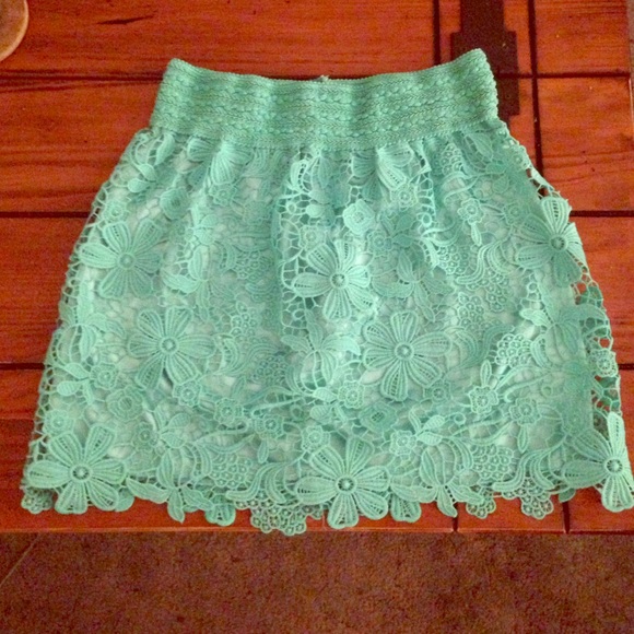 Gorgeous skirt size small NWOT