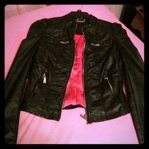 Super Cute Vegan Leather Jacket💕