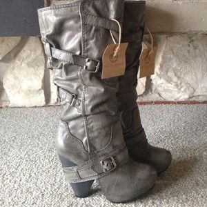 Size 7.5 never worn Big Buddha boots with tags!!
