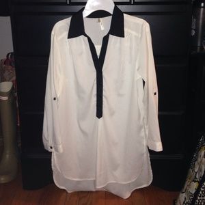 WOMENS Small White/Black Collared Dress Shirt