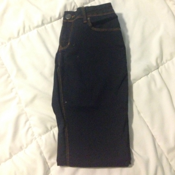 Dark washed skinny jeans