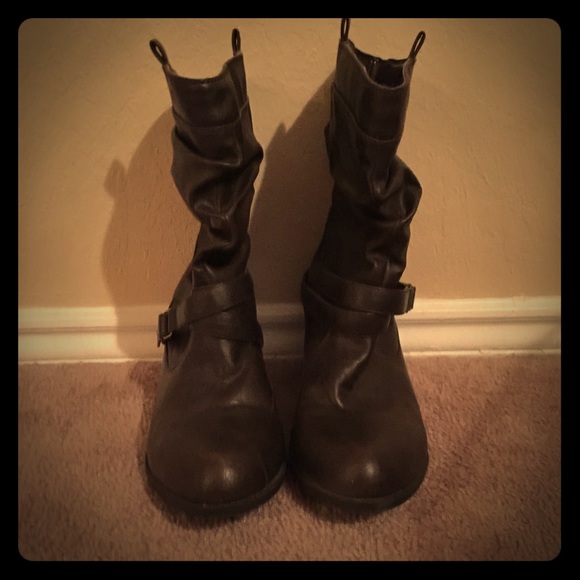 Brown boots