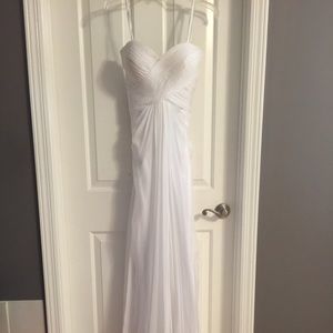 PRETTY WHITE PROM DRESS