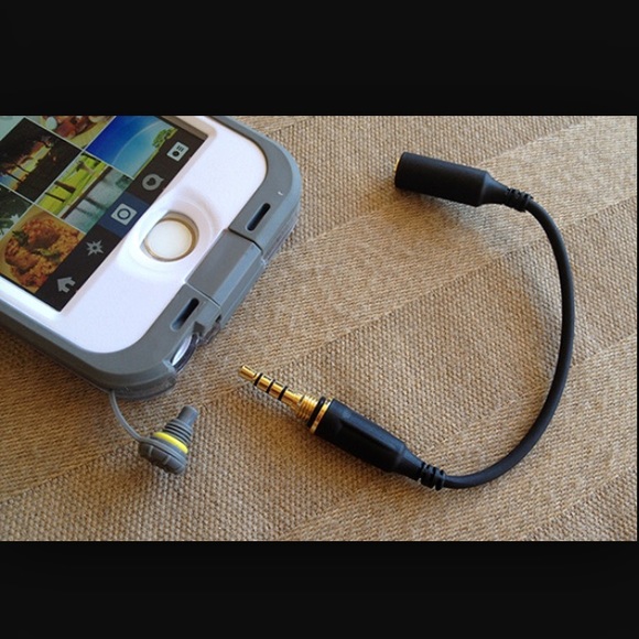 Headphone jack. 🚫RESERVED🚫