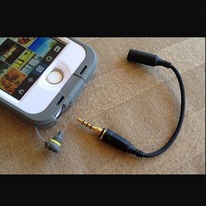 Headphone jack. 🚫RESERVED🚫