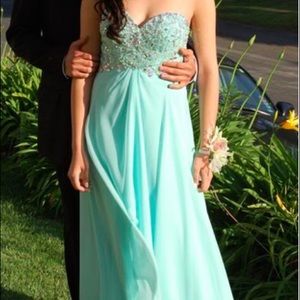 Pretty Tiffany blue prom dress!