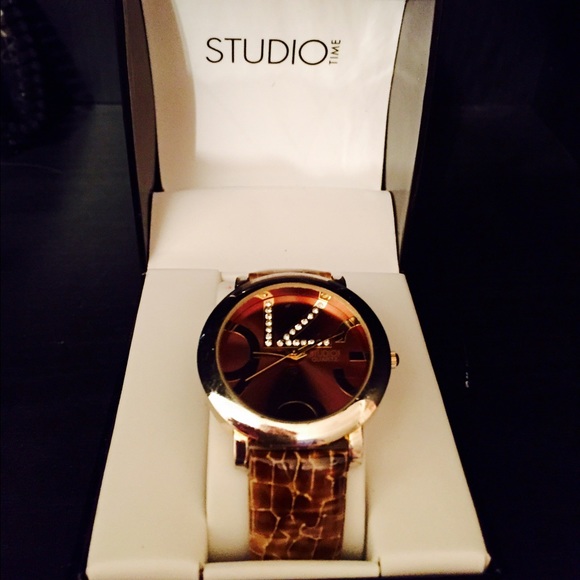 Studio-Time Quartz Watch - Picture 3 of 4