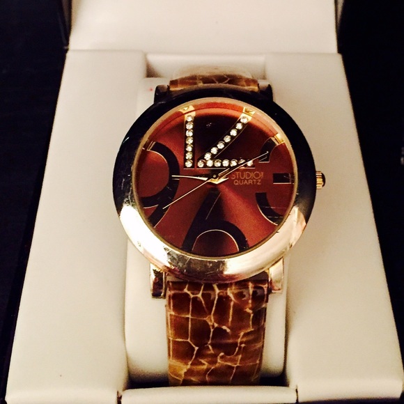 Studio-Time Quartz Watch - Picture 4 of 4