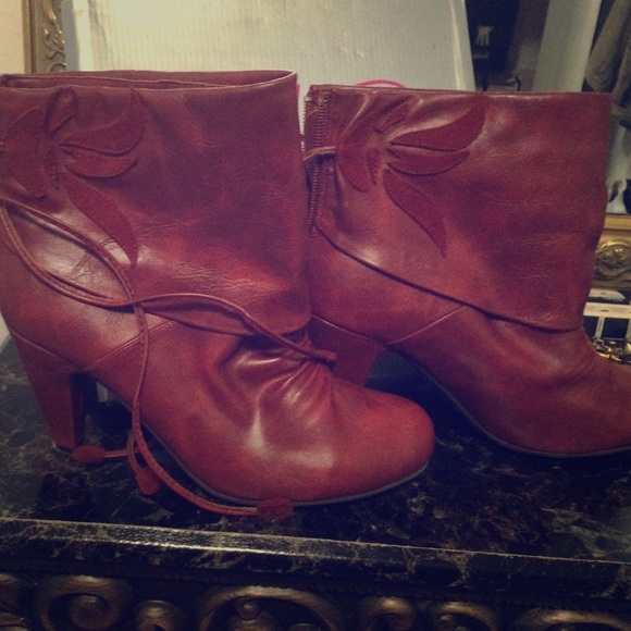 Low Rise Boots