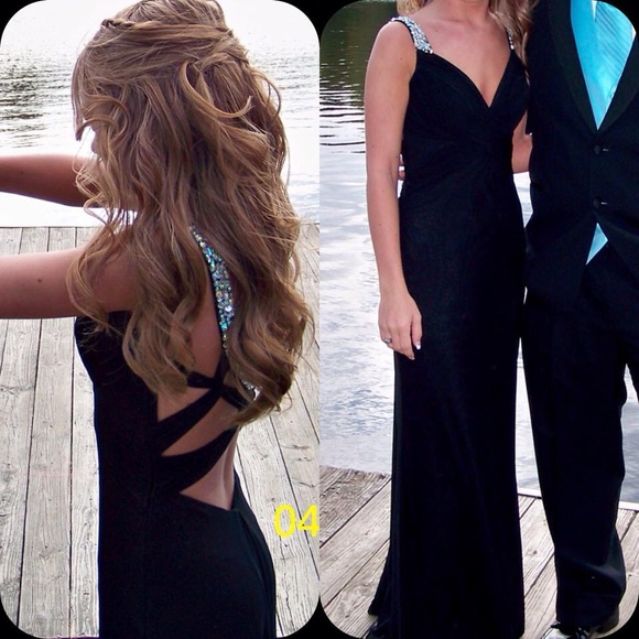 Prom dress 🚫SOLD🚫 - Picture 1 of 2