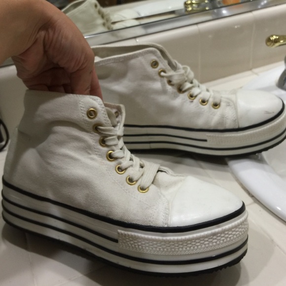 Urban outfitters BDG platform as converse style.
