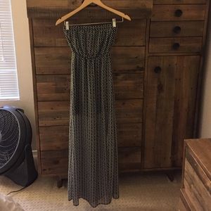 Black and white patterned dress