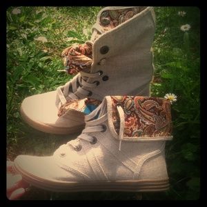 Blowfish Malibu, Natural Cozumel Razmitten boots.