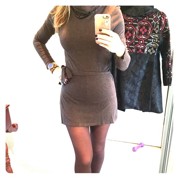 H&M turtleneck long sleeve dress w/belt