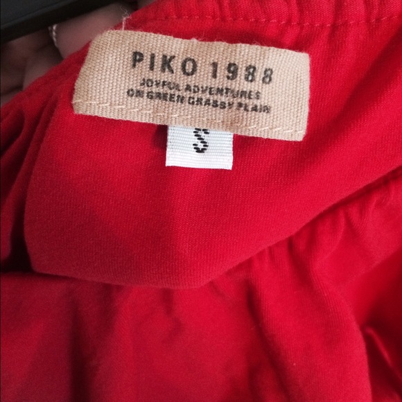 Red strapless Piko top - Picture 2 of 2