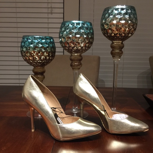 Forever21 gold high heel shoes