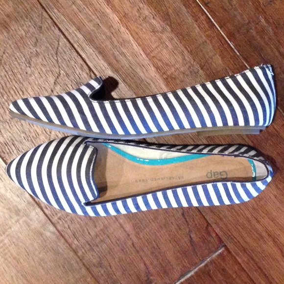 Gap navy/white striped flats