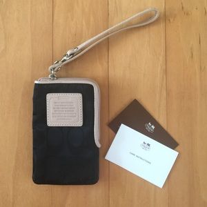 Coach phone/wallet hand purse