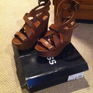 Brown Wedges /Black Booties *Bundle**