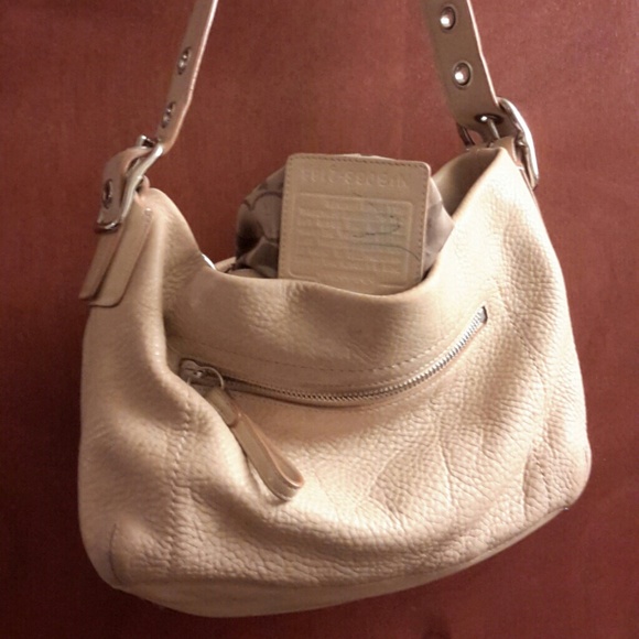 Coach - Picture 2 of 4