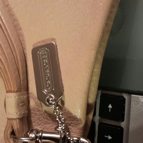 Coach - Picture 3 of 4