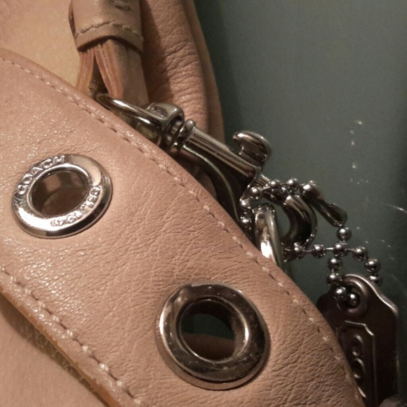 Coach - Picture 4 of 4