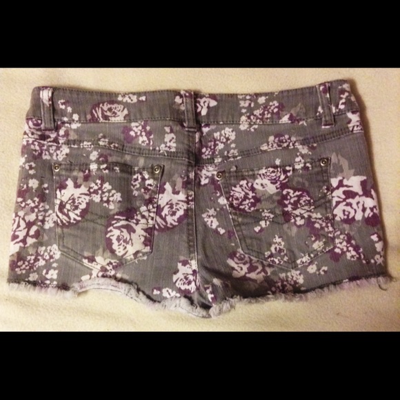 Shorts - Picture 2 of 2