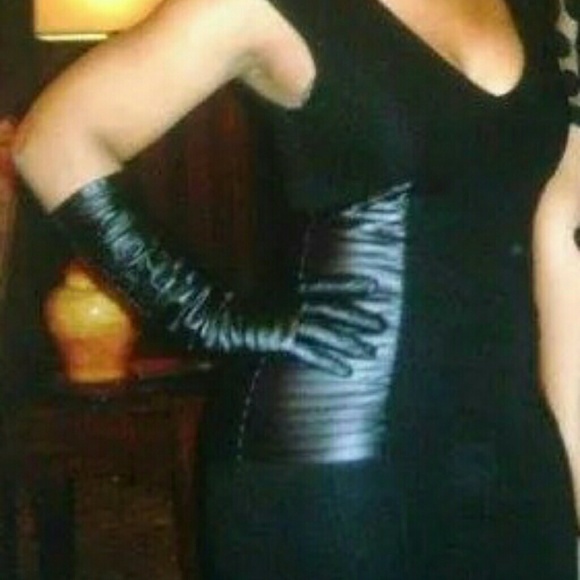 Dress - Picture 3 of 3