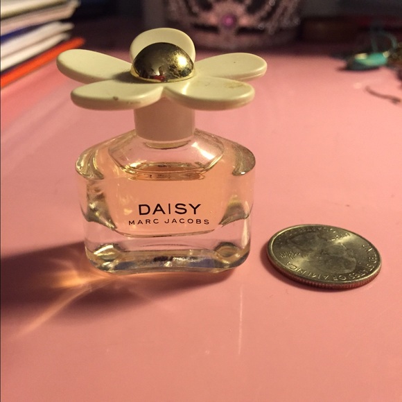 Mini Daisy Marc Jacobs perfume
