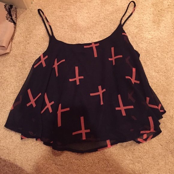 HIPSTER CROSS CROP TOP - Picture 1 of 2